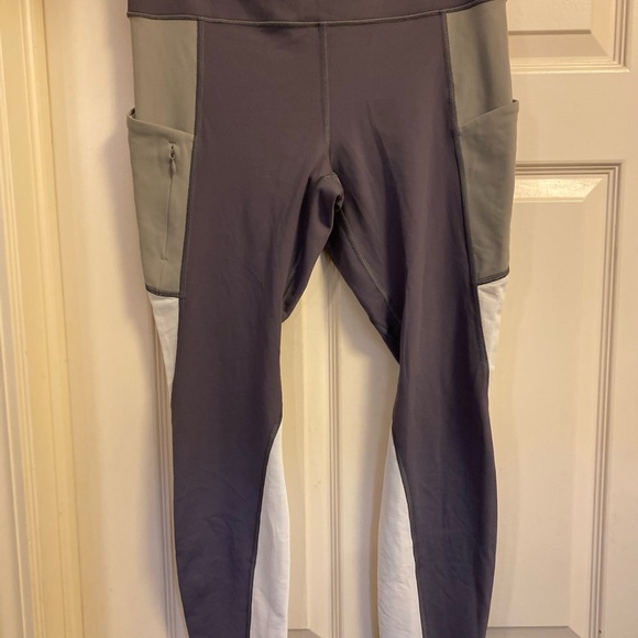 Athlete NWOT up for anything leggings with packets size Large 25” long - Picture 2 of 10